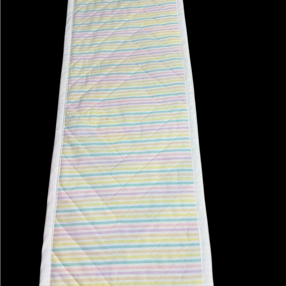 Handmade Easter table runner - Picture 4 of 8